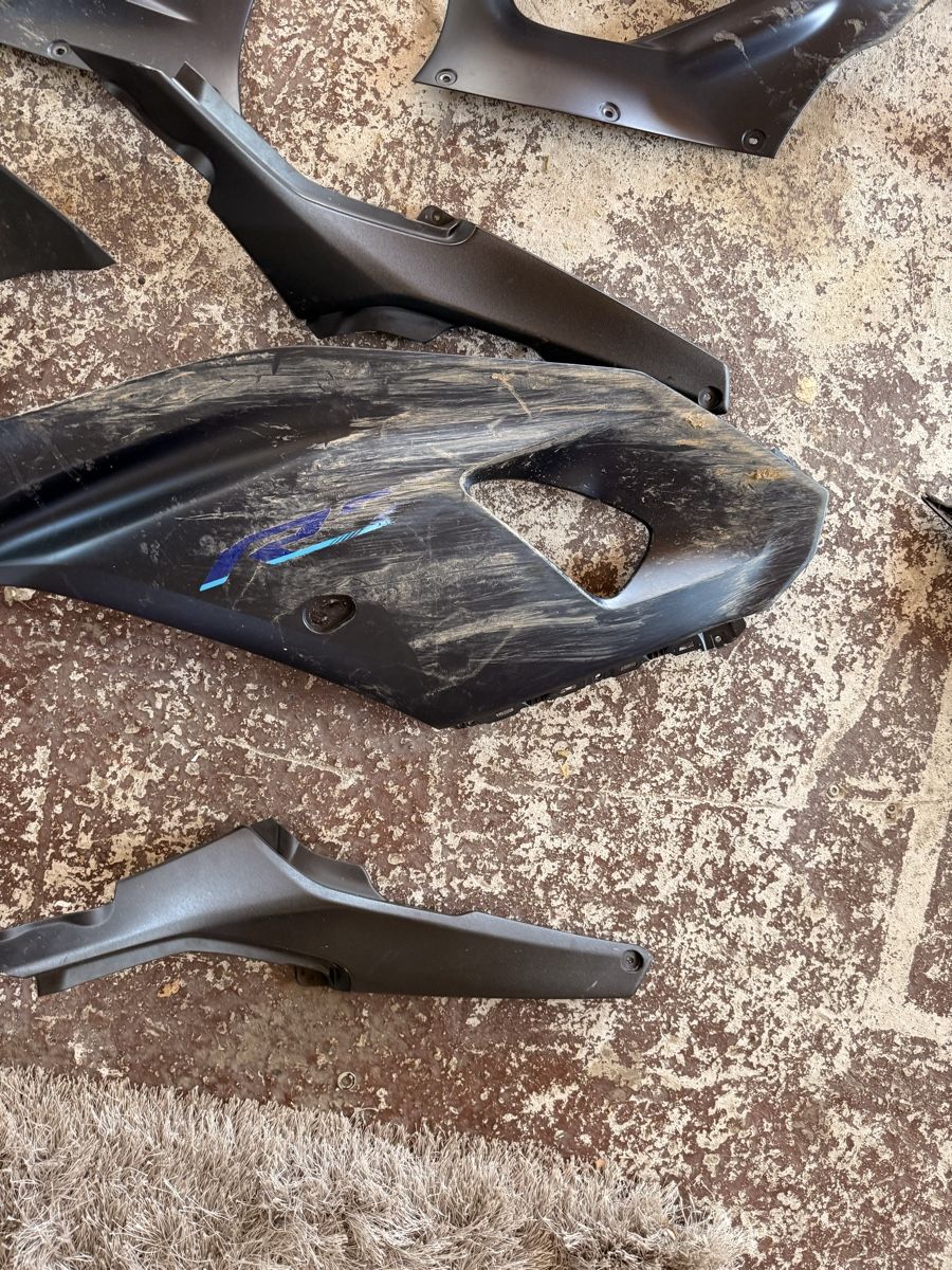 Yamaha Tutti i ricambio per moto: Yamaha r7 Verkleidung original – Usato da Wetzikon ZH venduto da HD2004 2