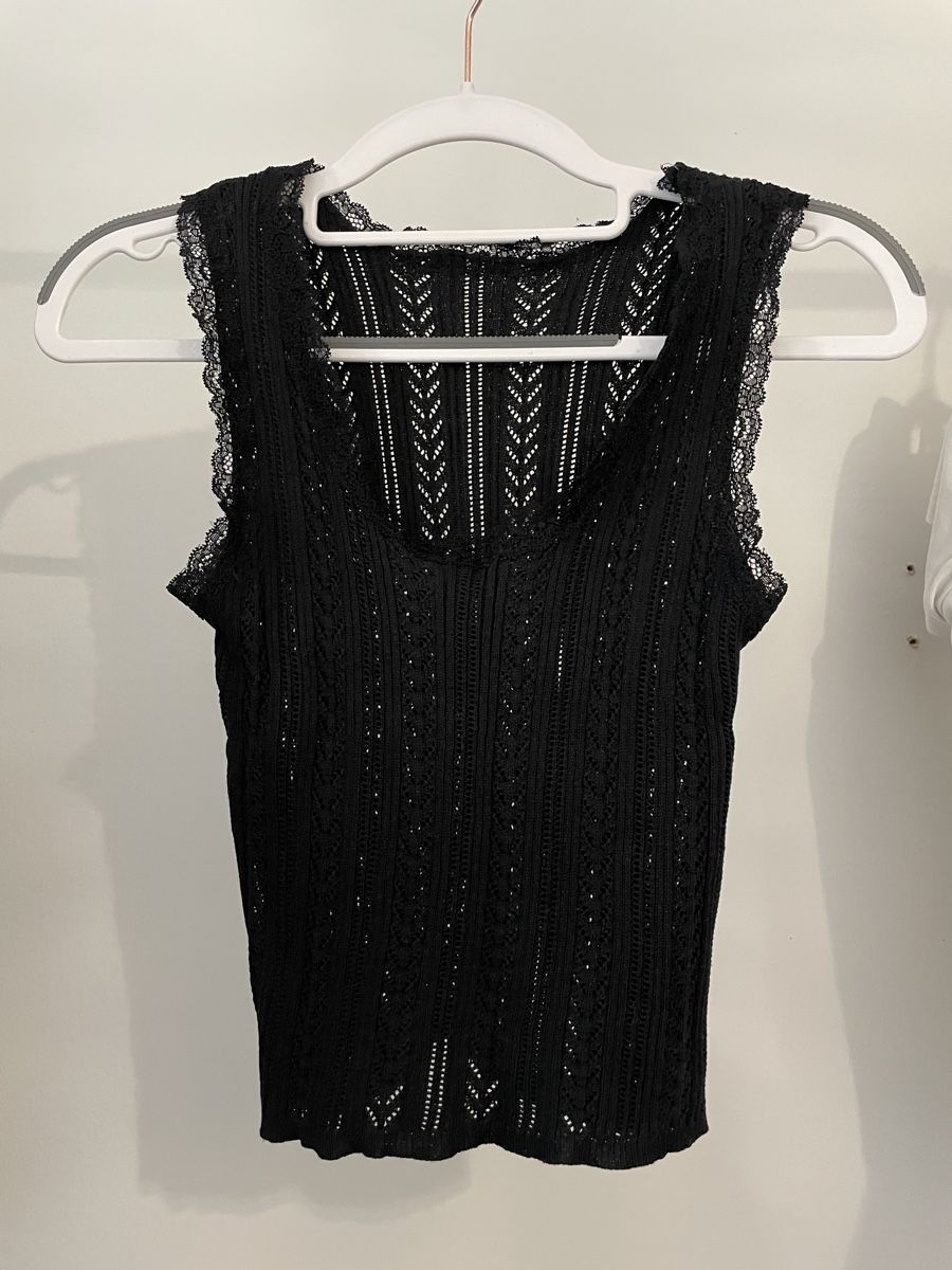 Top: schwarzes Tanktop mit Häkelmuster – Usato da St. Gallen venduto da msc_23 2