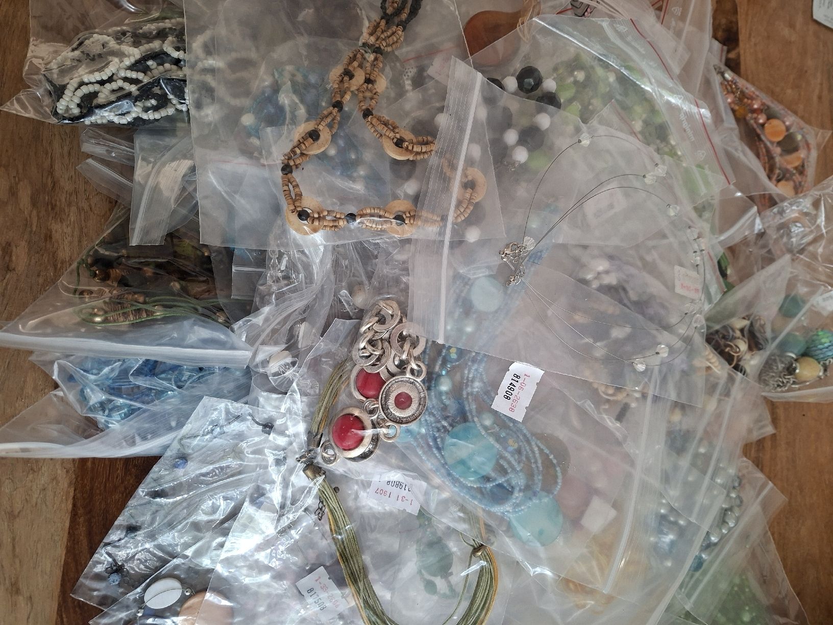 Sonstiger Schmuck: 76 Modeschmuckketten, neu – Neu (gemäss Beschreibung) aus Aarwangen von jaelli01 5