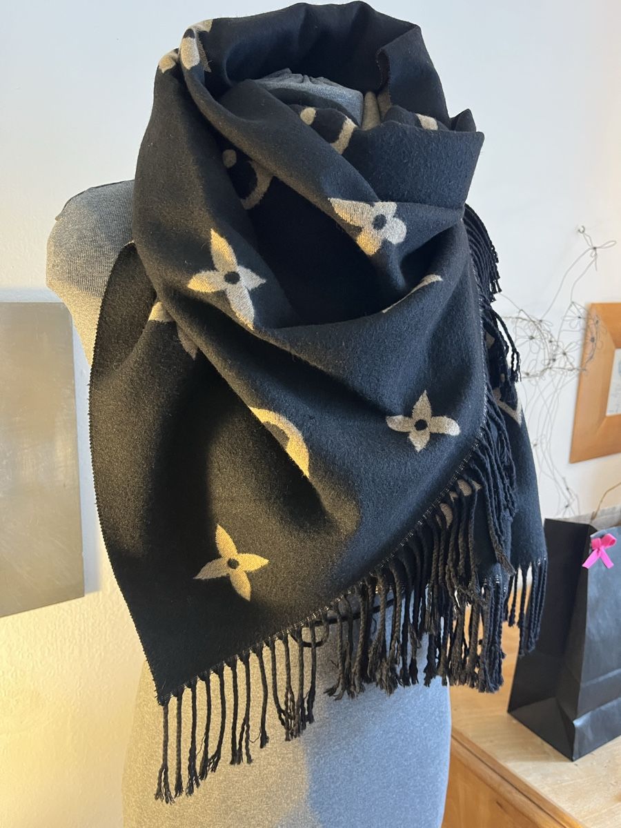 Foulard & Sciarpe: Écharpe femme – Usato da Lausanne venduto da joltei