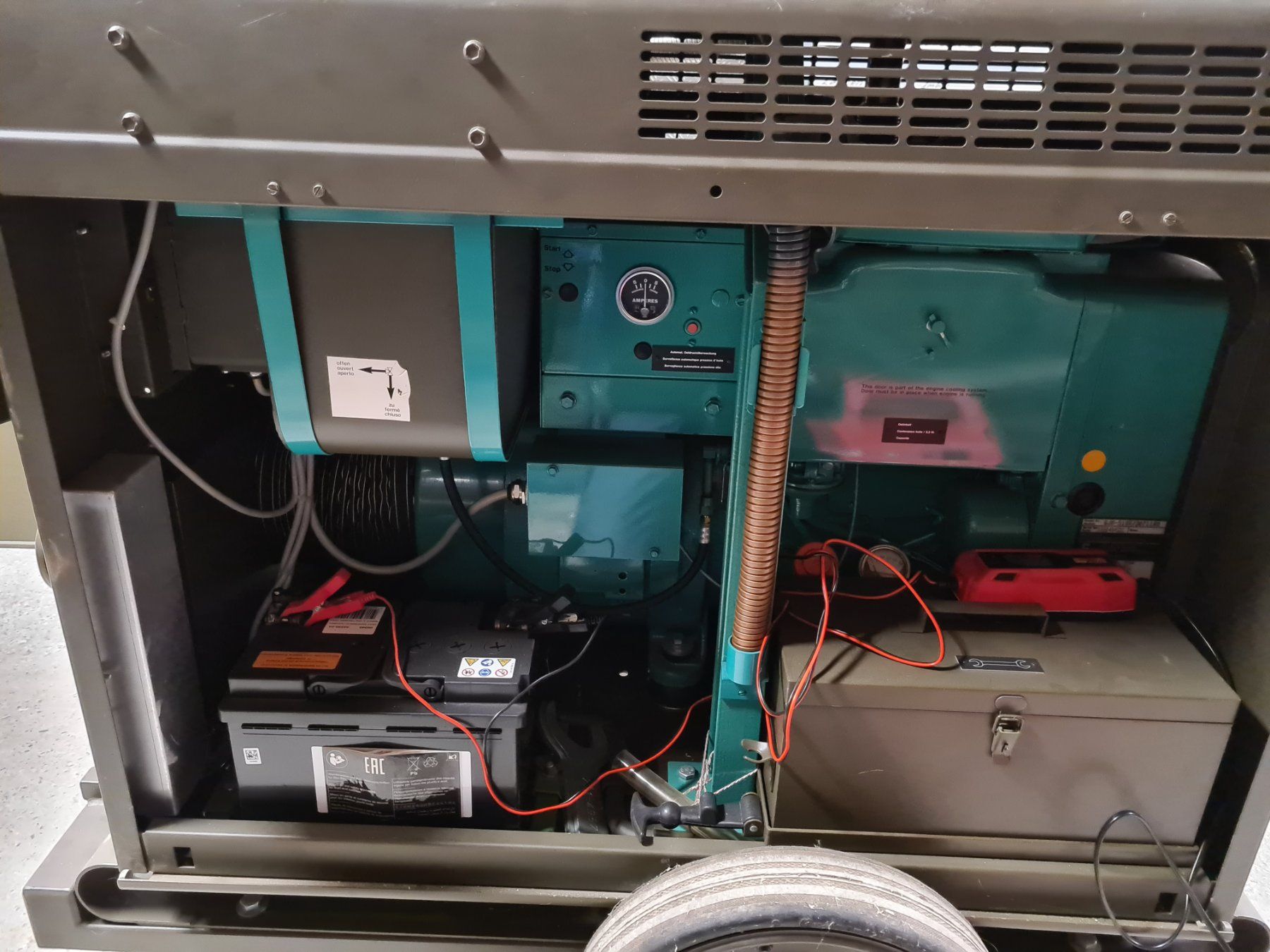 Generatori di corrente: Onan 6kvA Notstromgenerator – Usato da Rüti b. Büren venduto da giruno 6