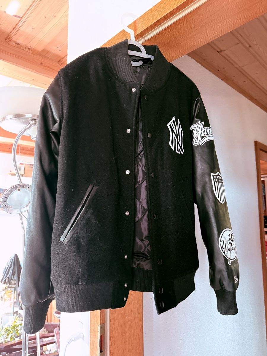 Giacche: New Era Jacke – Nuovo (secondo la descrizione) da Amlikon-Bissegg venduto da Flowers_Blossom 2