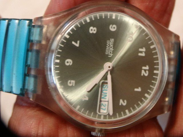 Swatch Montres: S-WATCH HERREN UHR,QUARTZ.SWISS MADE.TAG.DATE.LÄÜFT – D'occasion à zürich par ahmad01 9