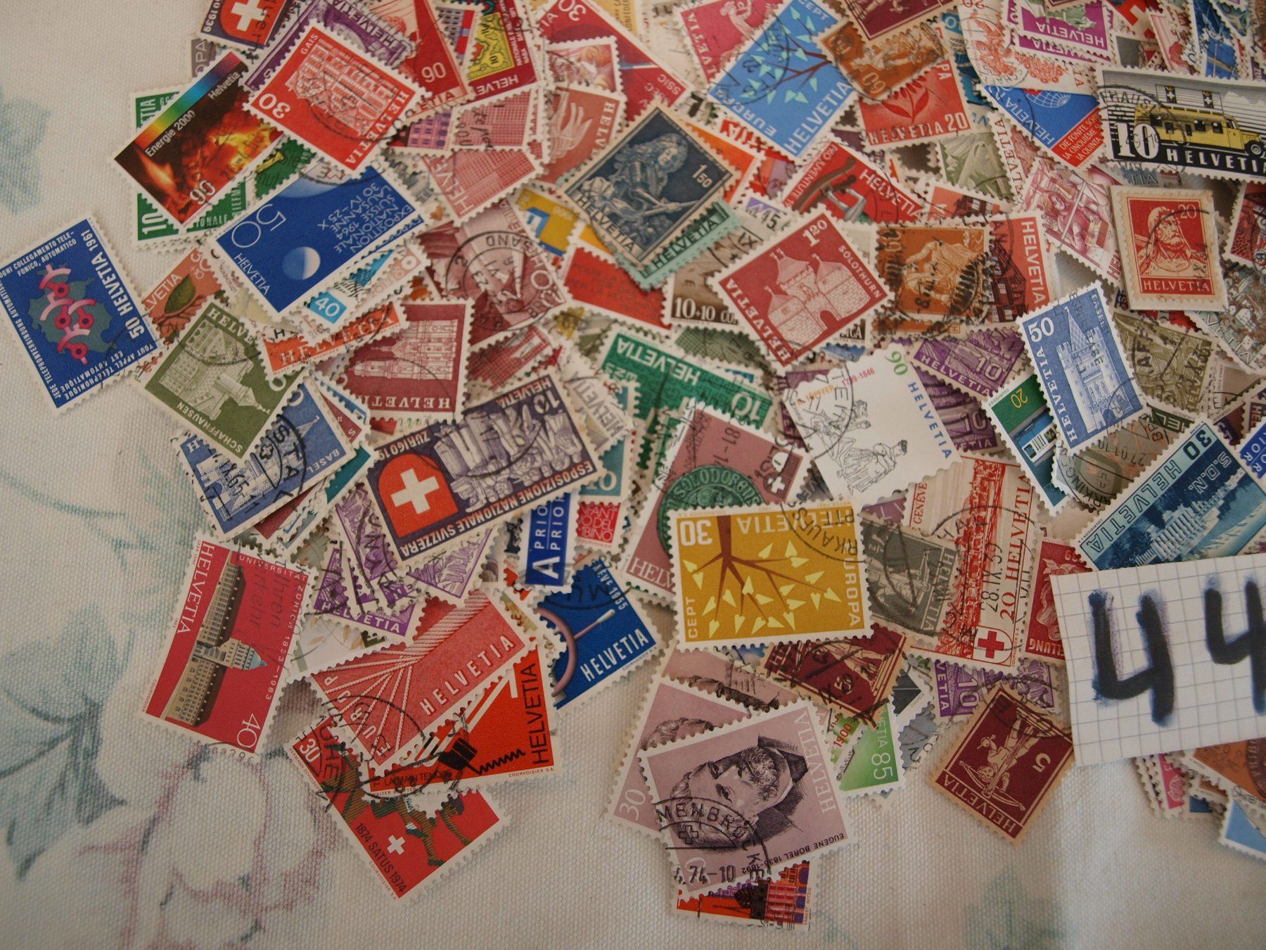 Tutti i francobolli: 1000 Schweizer Briefmarken über 70g Gebraucht siehe Bilder – Usato da Aarau venduto da Marcele0 4