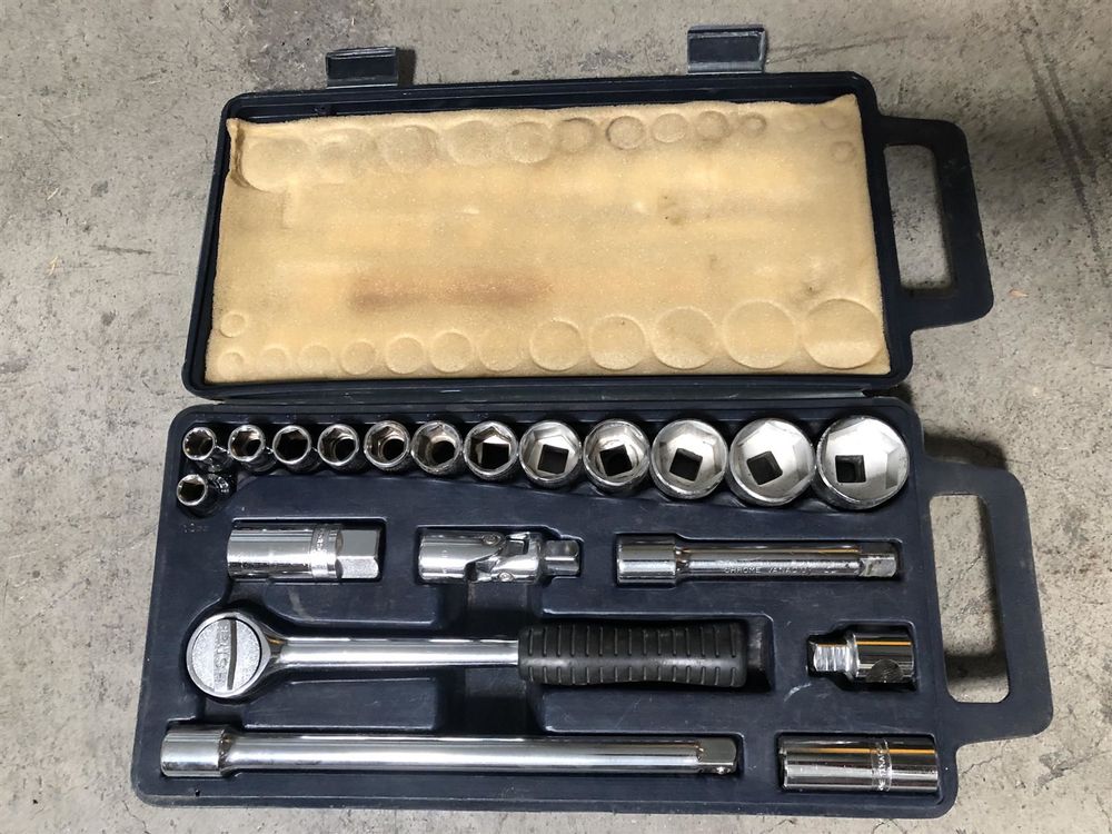 11-tlg. Ratschenset 1/2 Zoll – Mit Farbcode-Stecknüssen 10-24 Mm, 72 Zähne, 2K-Griff