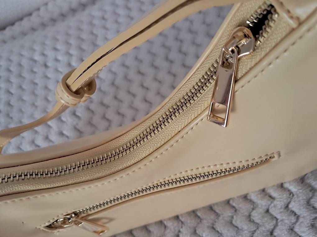 Taschen für Damen: Hobo-Tasche  – Gebraucht aus Basel von len_t965 2