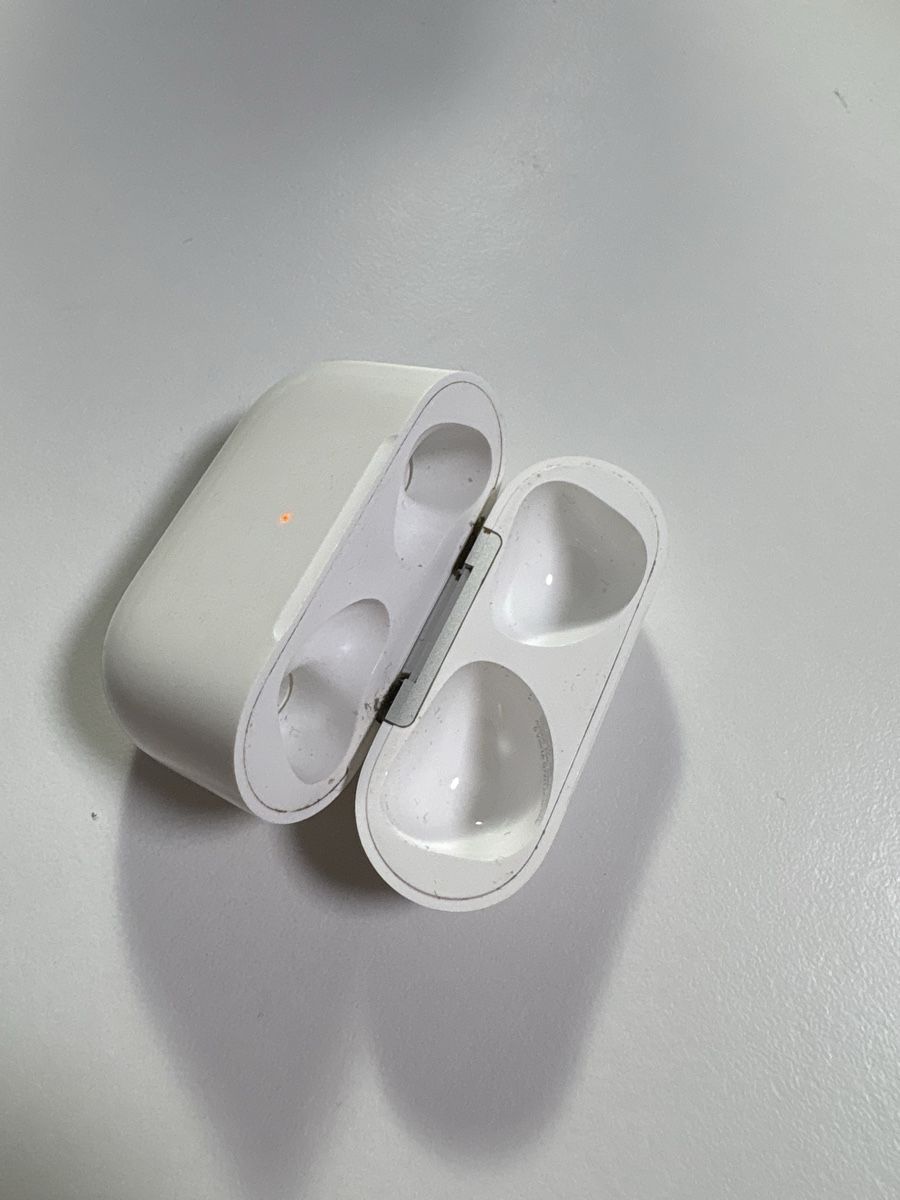 Apple Chargeur: AirPods 3 Ladecase – Défectueux à Rümlang par svent 2