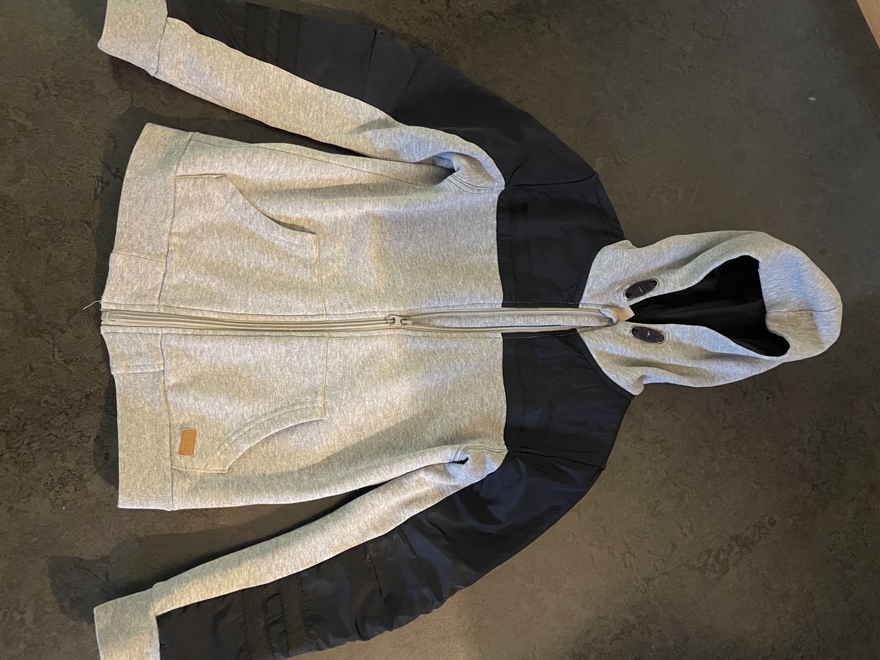 Pulls et sweat-shirts: Pullover – D'occasion à Zürich par Ivona3