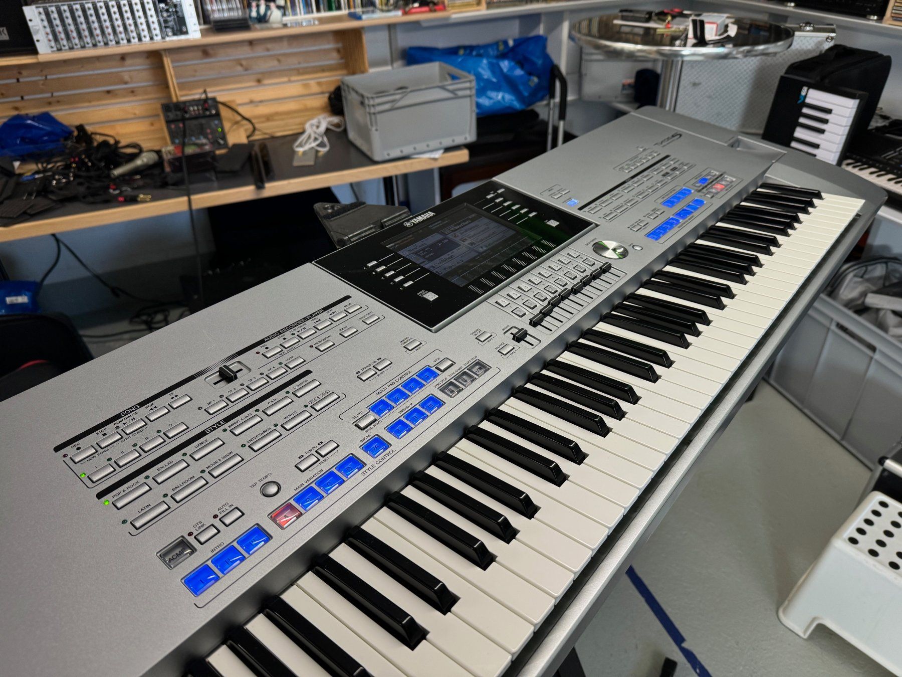 Yamaha Musikinstrumente: Yamaha Tyros 5  76 Tasten – Gebraucht aus Uster von  5