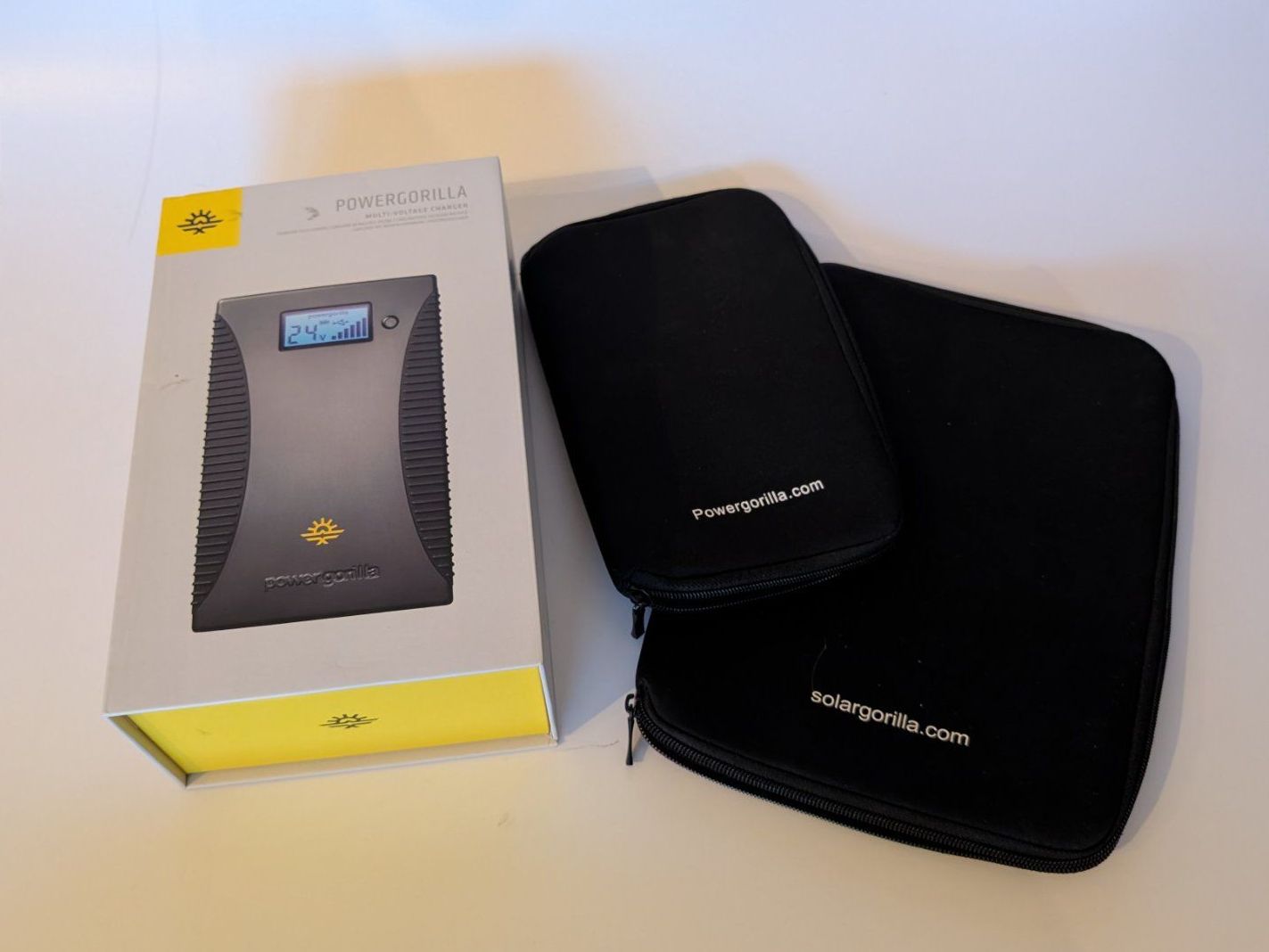 Ladegeräte: Powergorilla Multi-Voltage Ladegerät mit Solargorilla Set – Gebraucht aus Ostermundigen von TradeLab 3