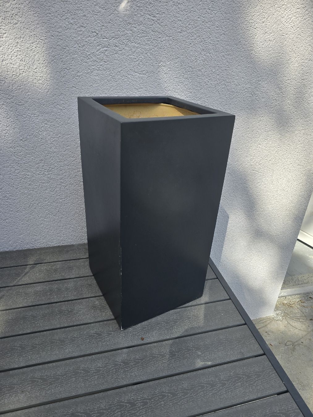Vasi per fiori: Erhöhter Pflanzentopf schwarz rechteckig – Usato da Trimbach venduto da das_6lqg