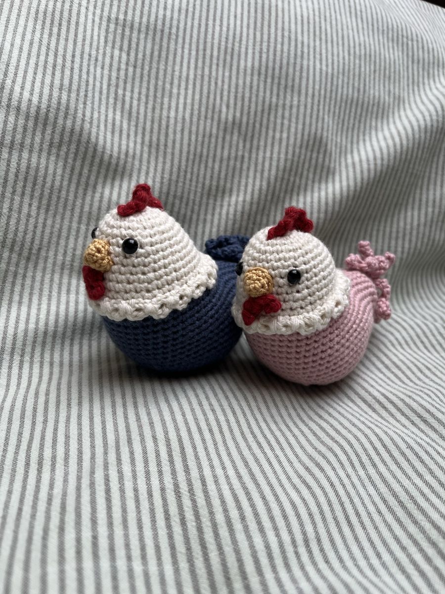 Tutte le decorazioni: Gehäkelte Hühner, Amigurumi – Nuovo (secondo la descrizione) da Oberwil BL venduto da fab_9bkn
