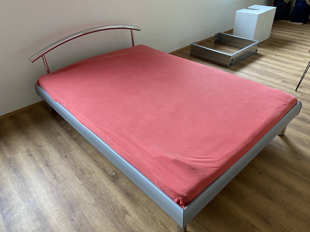 Betten: Komplettes Bett – Gebraucht aus Unterägeri von fisherman88