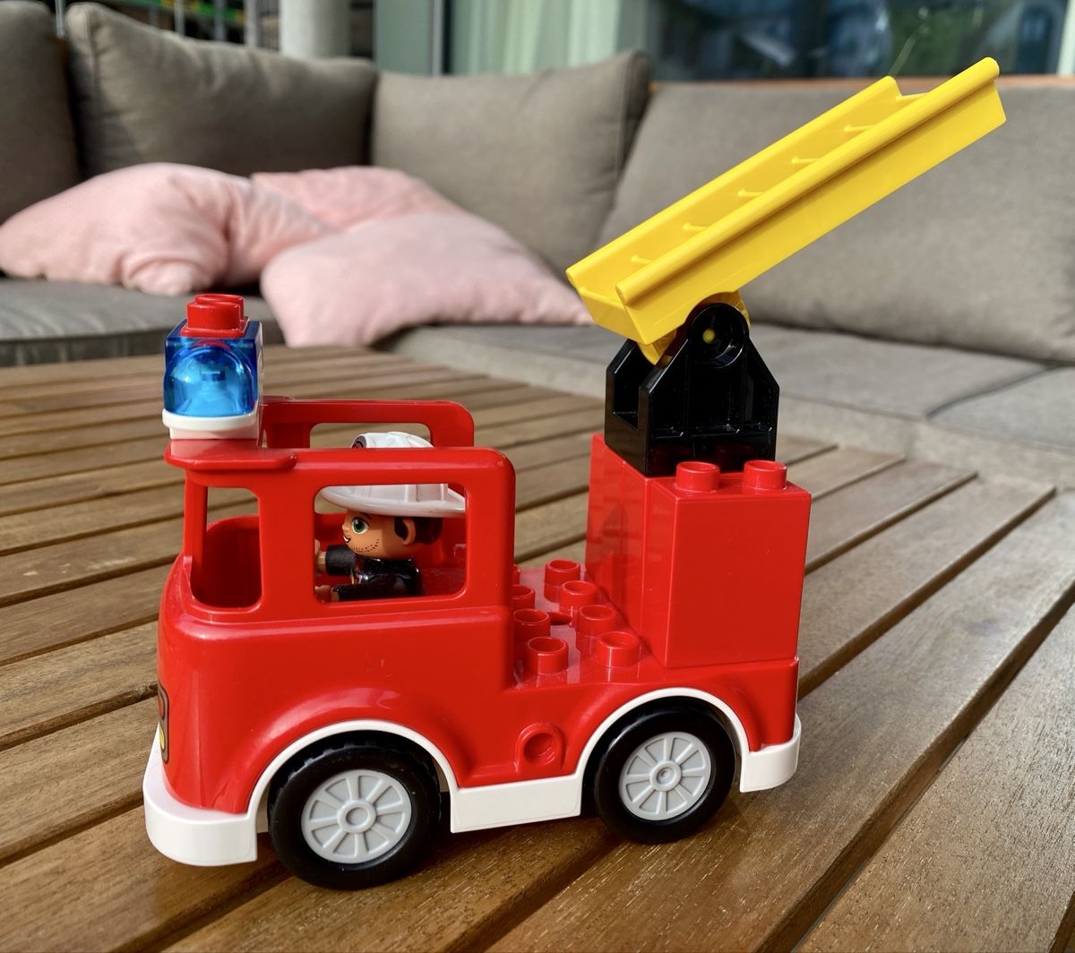Playmobil Spielzeuge: Playmobil Feuerwehrauto mit Licht – Neu (gemäss Beschreibung) aus Thalwil von val_bm5t 1
