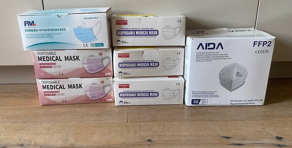 Prodotti per la cura medica: 6 Pack Einweg Hygienemasken / 1 Pack Eimweg Atemschutzmaske – Usato da Erlinsbach SO venduto da ren_rvc9