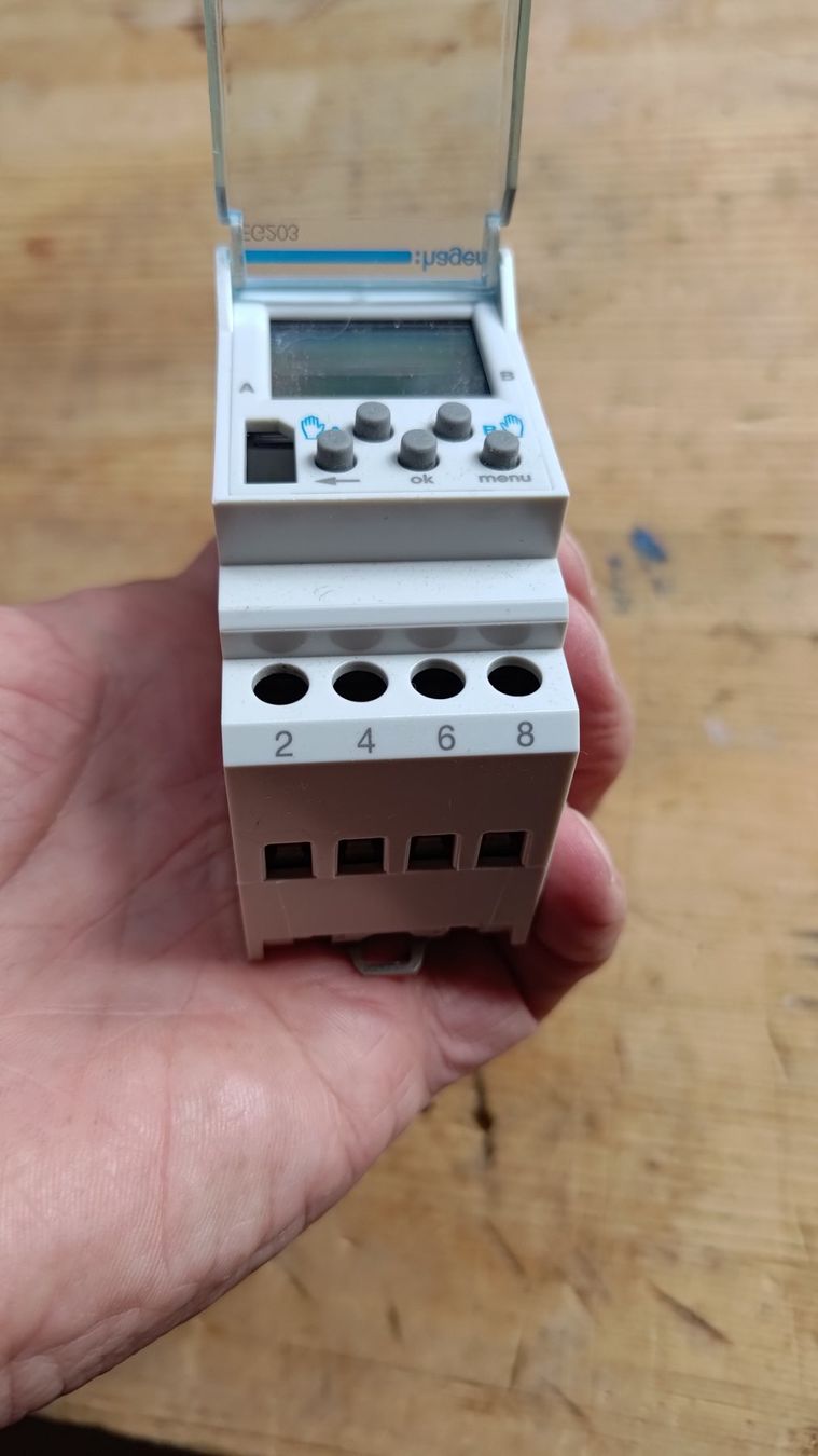 Hager Elektronikbauteile: Zeitschaltuhr hager SG303 – Gebraucht aus Gerzensee von cobo02 2