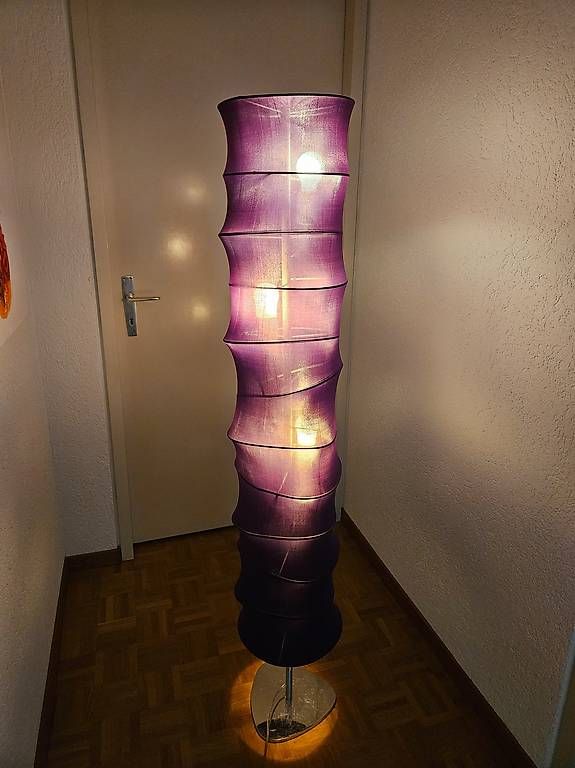 Lampade: Stehlampe mit 2 Farben – Usato da Luzern venduto da J.Co 4