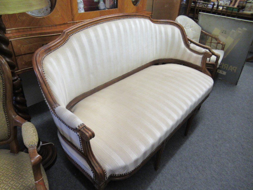 Divani: Freistehendes Sofa mit Stoffbezug. – Usato da Flums venduto da Flumsantik 1