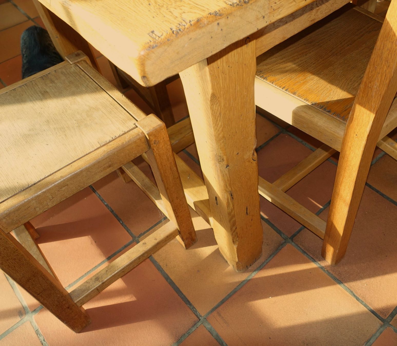 Tables: Klostertisch massiv, Eiche, ausziehbar, Stühle, Hocker – D'occasion à St. Pantaleon par datendrang1 7