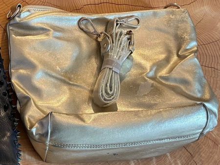 Pochette dorée NAF NAF | Gold Clutch