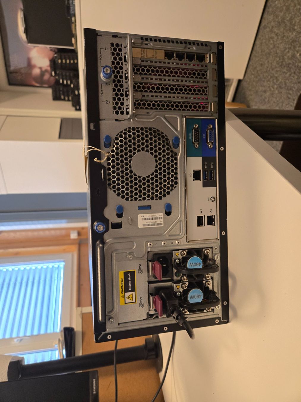 Hewlett Packard Server: HP ProLiant ML310e Gen8 v2 – Usato da Valeyres-sous-Rances venduto da noxusnoxus 1