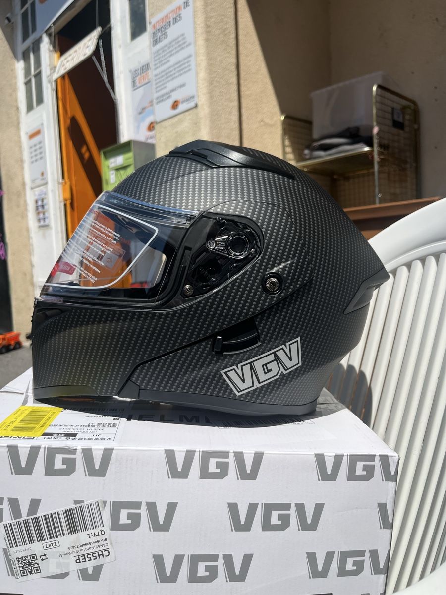 Caschi & visiere: Casque deux roue VGV – Nuovo e nell'imballaggio originale da Cuarnens venduto da Olivier1820 1