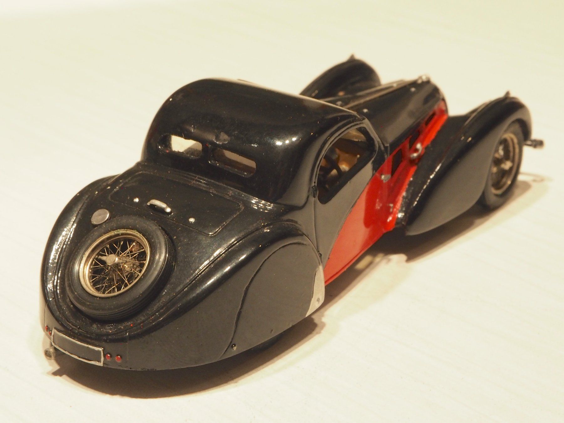 4 ROUES RAYONS CROISES BUGATTI DELAHAYE HISPANO VROOM 1/43 A MONTER