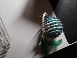 Katzen Kratz Spiel Ball mit Zottel 7cm