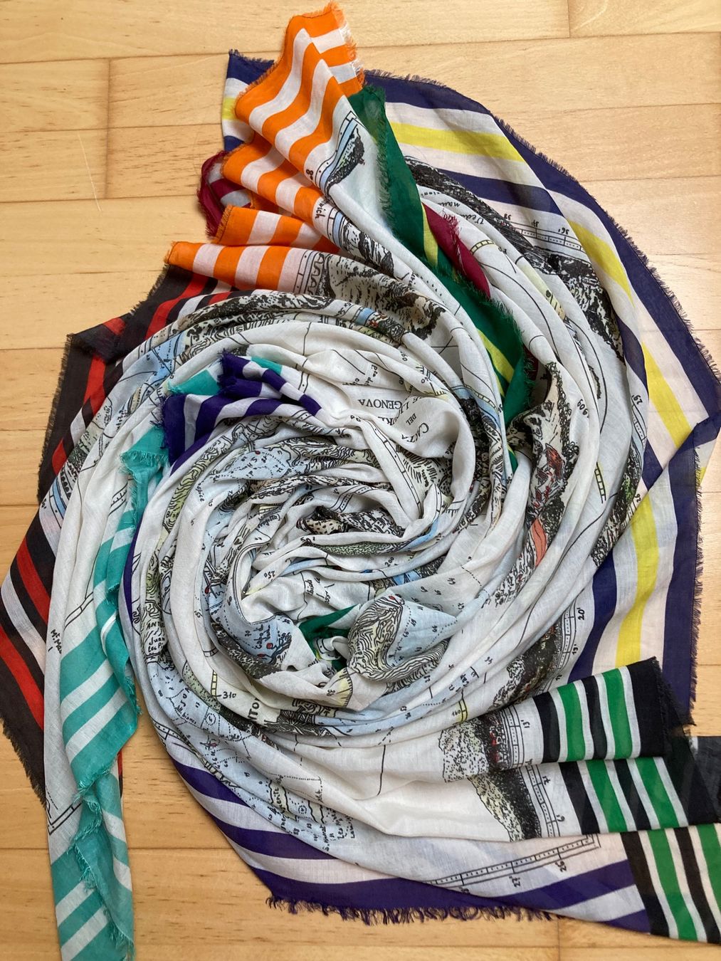 Faliero Sarti Foulard & Sciarpe: Faliero Sarti Foulard – Usato da Unterägeri venduto da Jutka_04 2