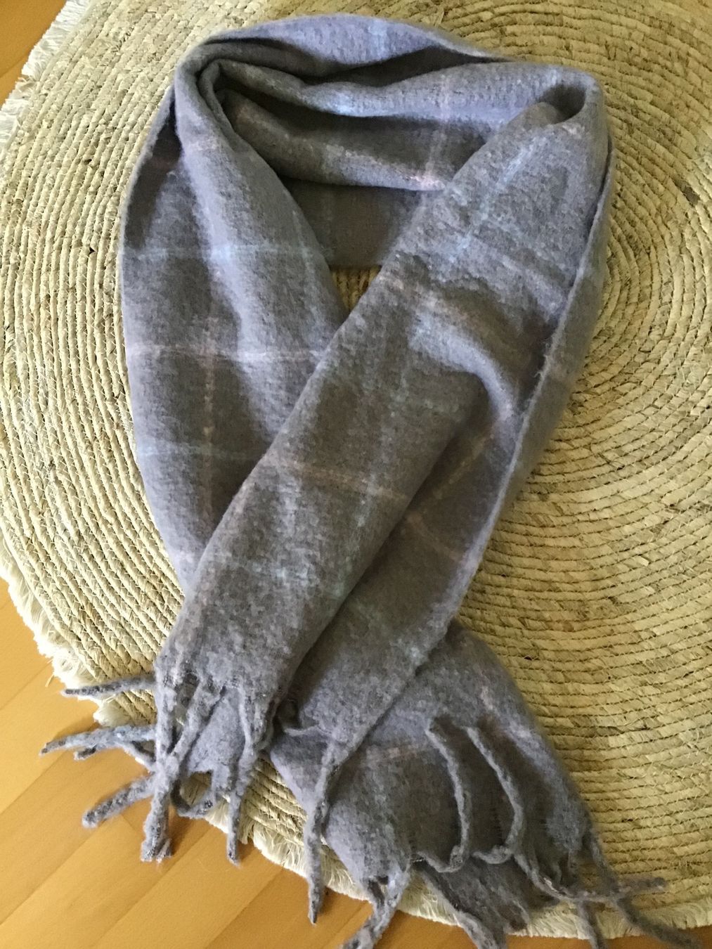 Foulards, Tücher & Schals: Flauschiger Winterschal – Neu (gemäss Beschreibung) aus Niederuzwil von Mala