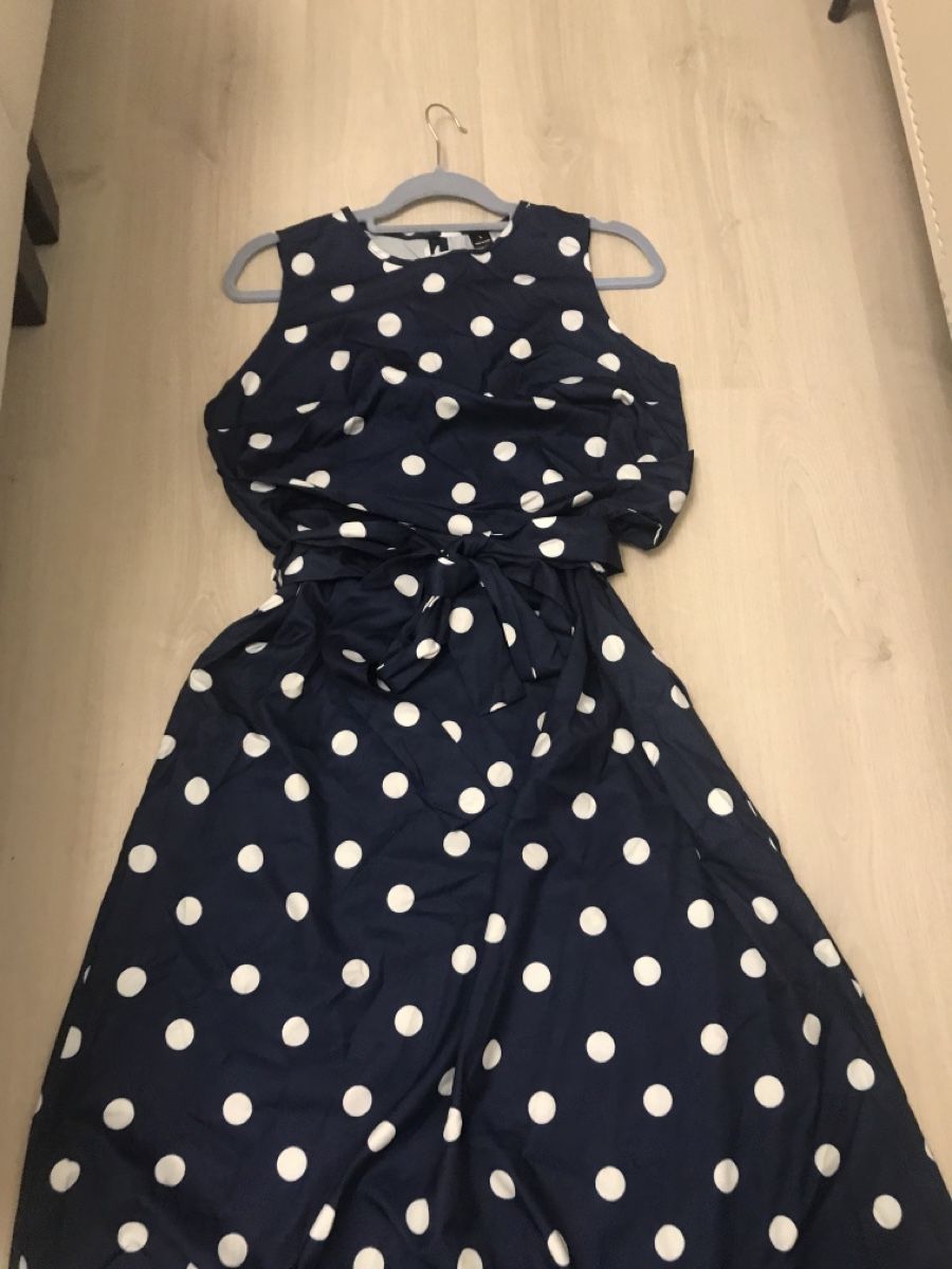 Vestiti: Kleid dunkelblau mit Punkten Grösse L neu – Nuovo (secondo la descrizione) da Dübendorf venduto da nela123 1