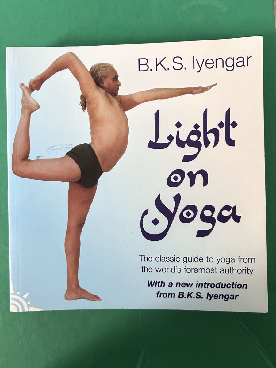 Bücher: Light on Yoga – Gebraucht aus Dietikon von TdaC