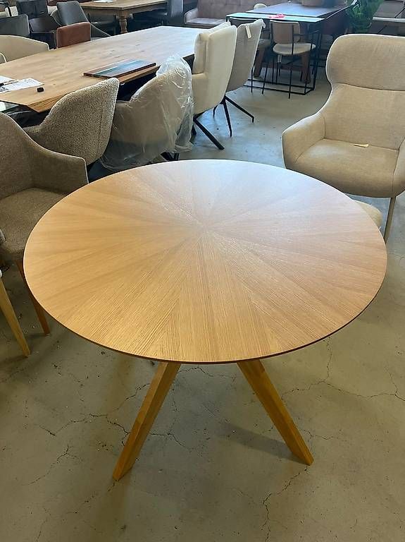 Tavoli: Kave Home Esstisch rund Naanim Eichenfurnier 100x100 – Nuovo (secondo la descrizione) da Zollikofen venduto da uniqueroom 1