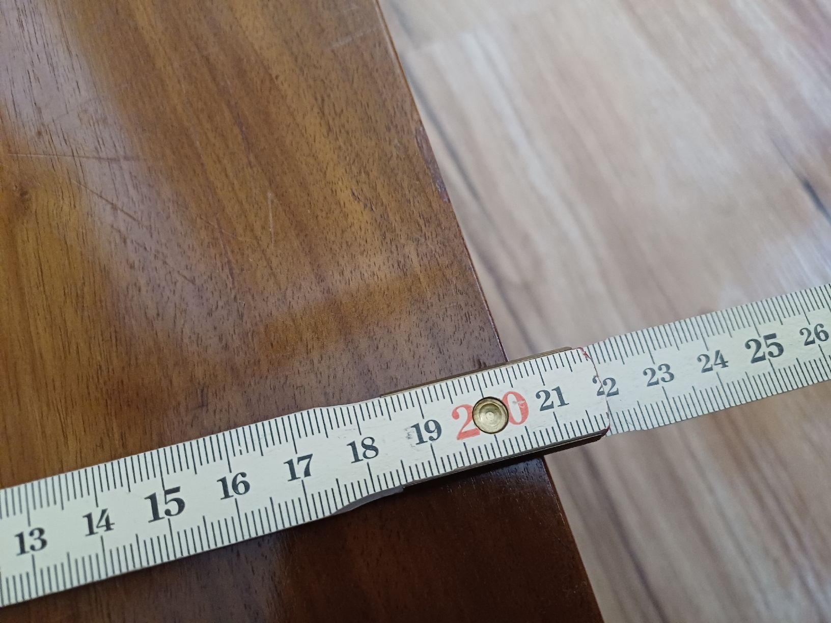 Articoli in legno: Nussbaum Schemmel – Usato da Flawil venduto da Naphtali 4