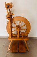 Rouet à filer en bois, deux pédales, état d'occasion