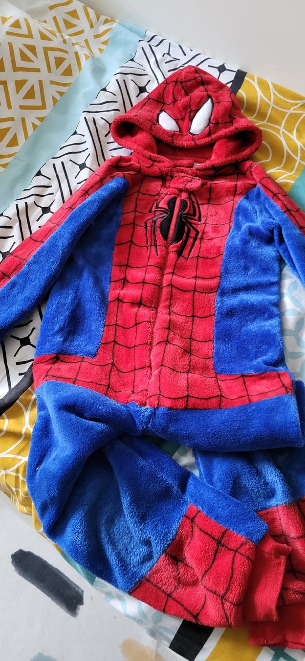 Pigiama & Simili: Pyjama chaud Spiderman, taille 128cm – Usato da la tour de peilz venduto da alegre02