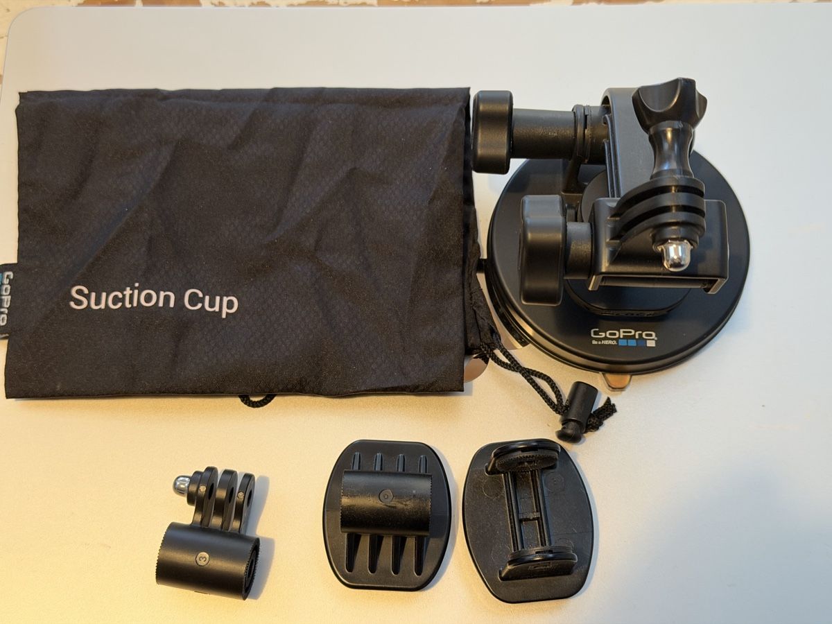 Gopro Treppiedi & Teste: GoPro Suction cup – Usato da fey venduto da Caductilometre