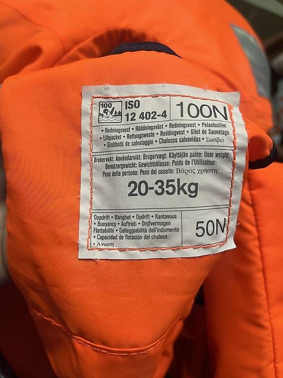 Giubbotti di salvataggio: Helly Hansen Schwimmweste – Usato da Herlisberg venduto da Rennfahrer1982 2