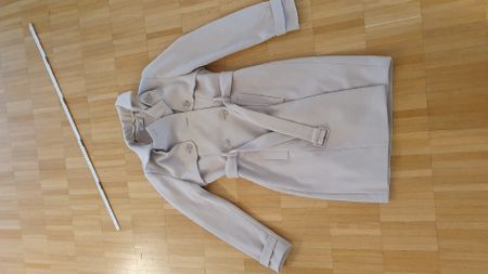 Damen Mantel Kiomi beige mit Gürtel Grösse 36 Top