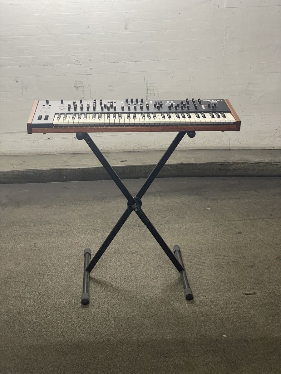 Strumenti musicali: Prophet 12 Dave Smith Synthesizer inkl Case und Ständer – Usato da Zürich venduto da Bjthorsteinsen 1