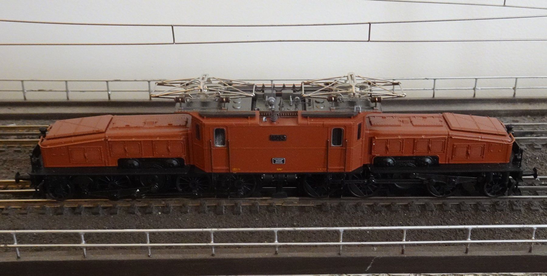 Roco Modellini di ferrovie: Roco, 43539 Krokodil Ce 6/8" mit ESU-Decoder, LED und OVP – Usato da Grossaffoltern venduto da berner85