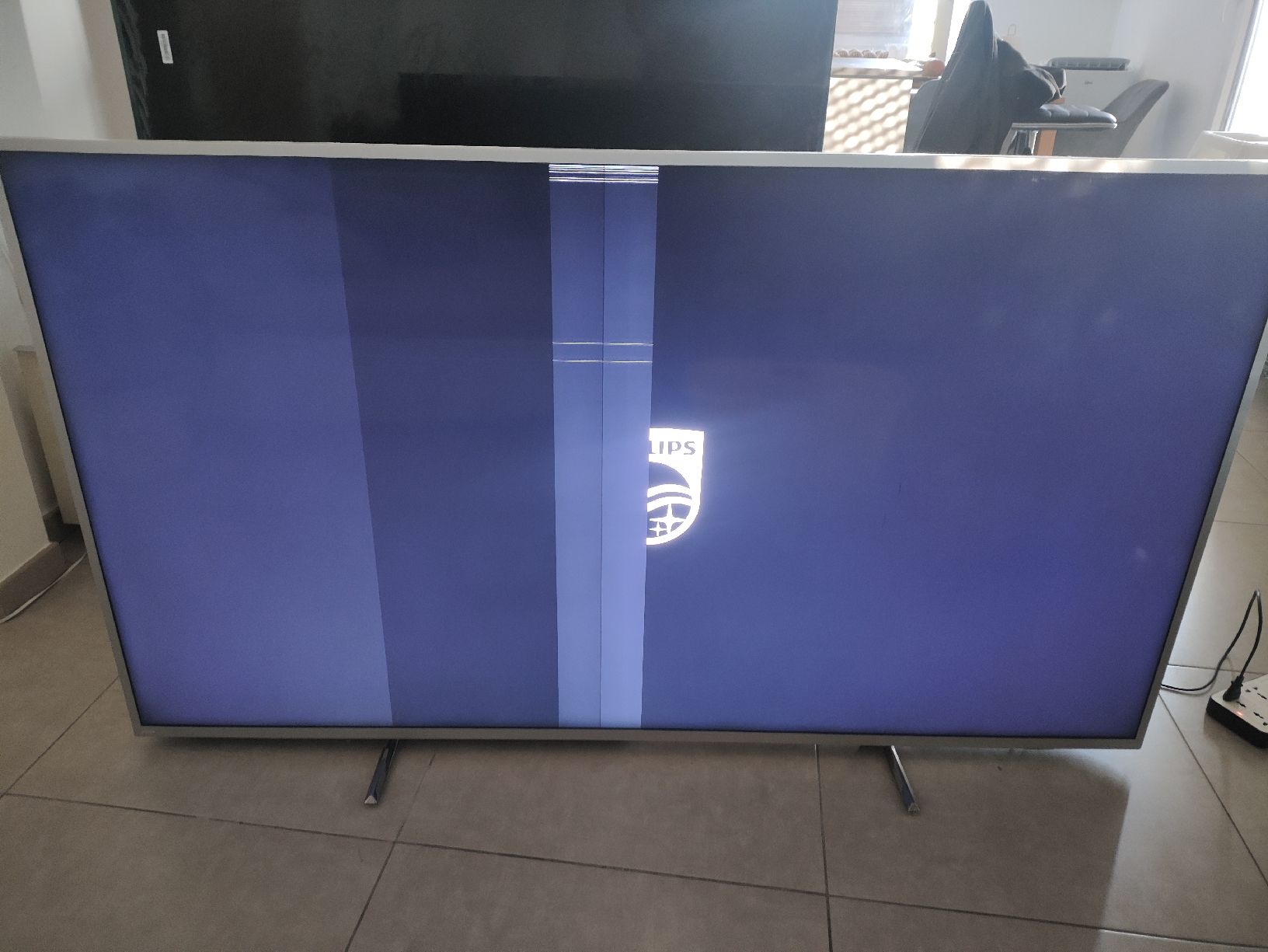 Philips Fernseher: TV Philips Ambilight 70" défectueuse – Defekt aus Meyrin von zian0
