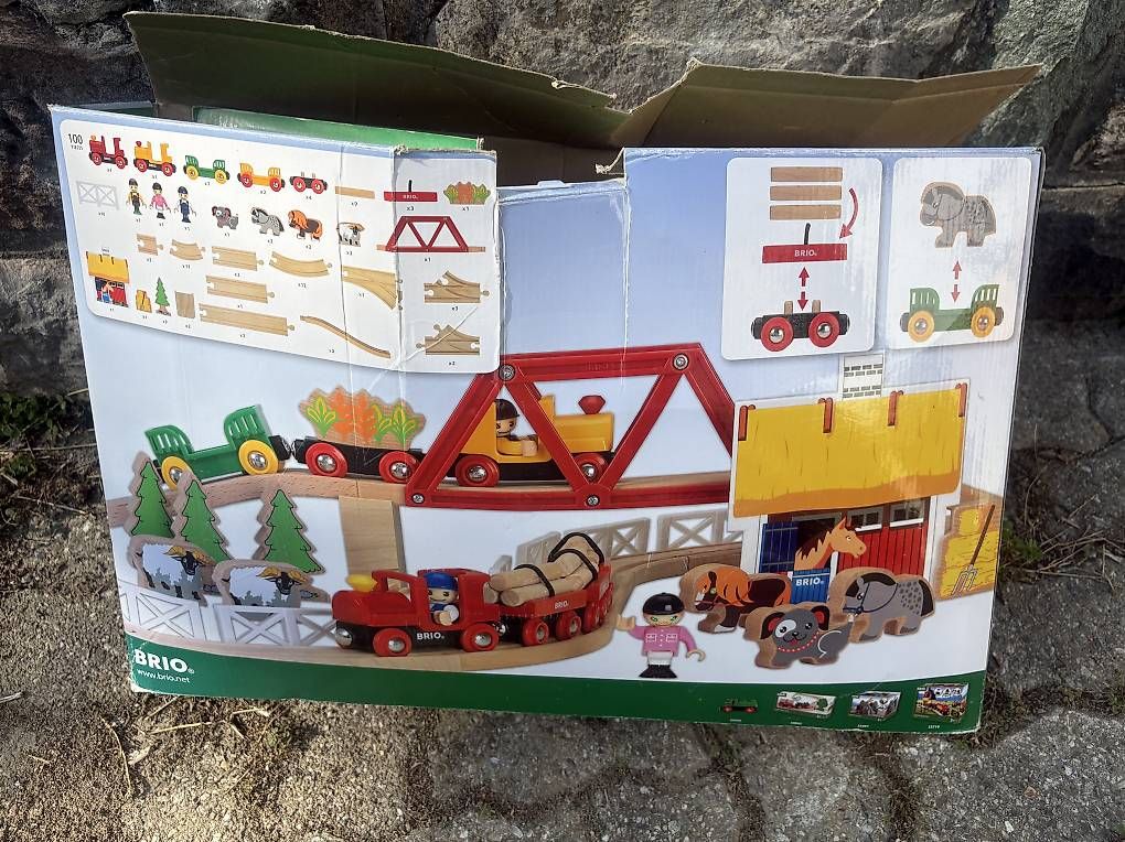 Brio Giocattoli: BRIO Holz-Eisenbahn "Scenic View" Bauernhof – Usato da Sisseln AG venduto da kau_jq9l 1