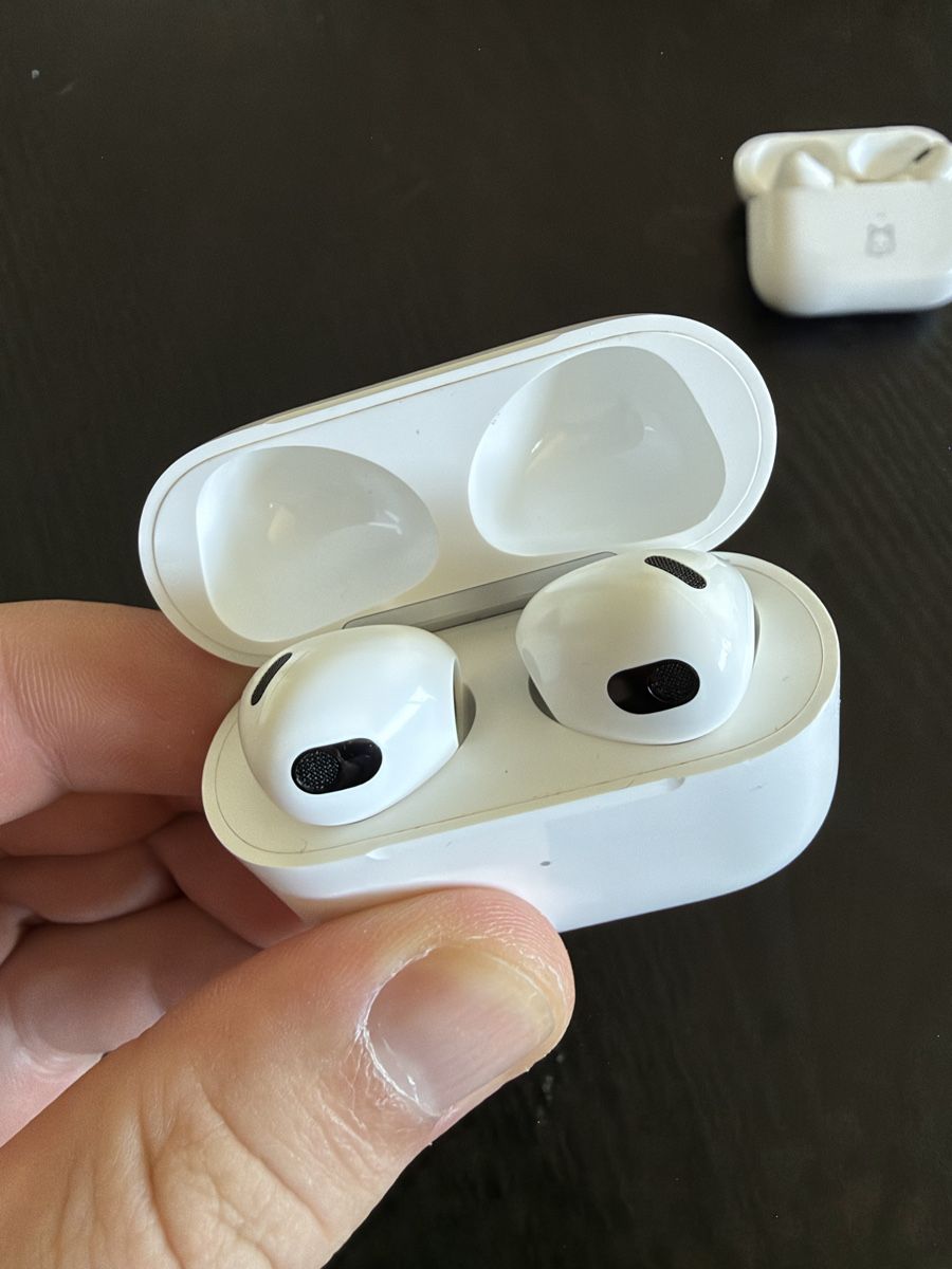 Apple Kopfhörer: AirPods 3 – Gebraucht aus Remetschwil von LuisN16 3
