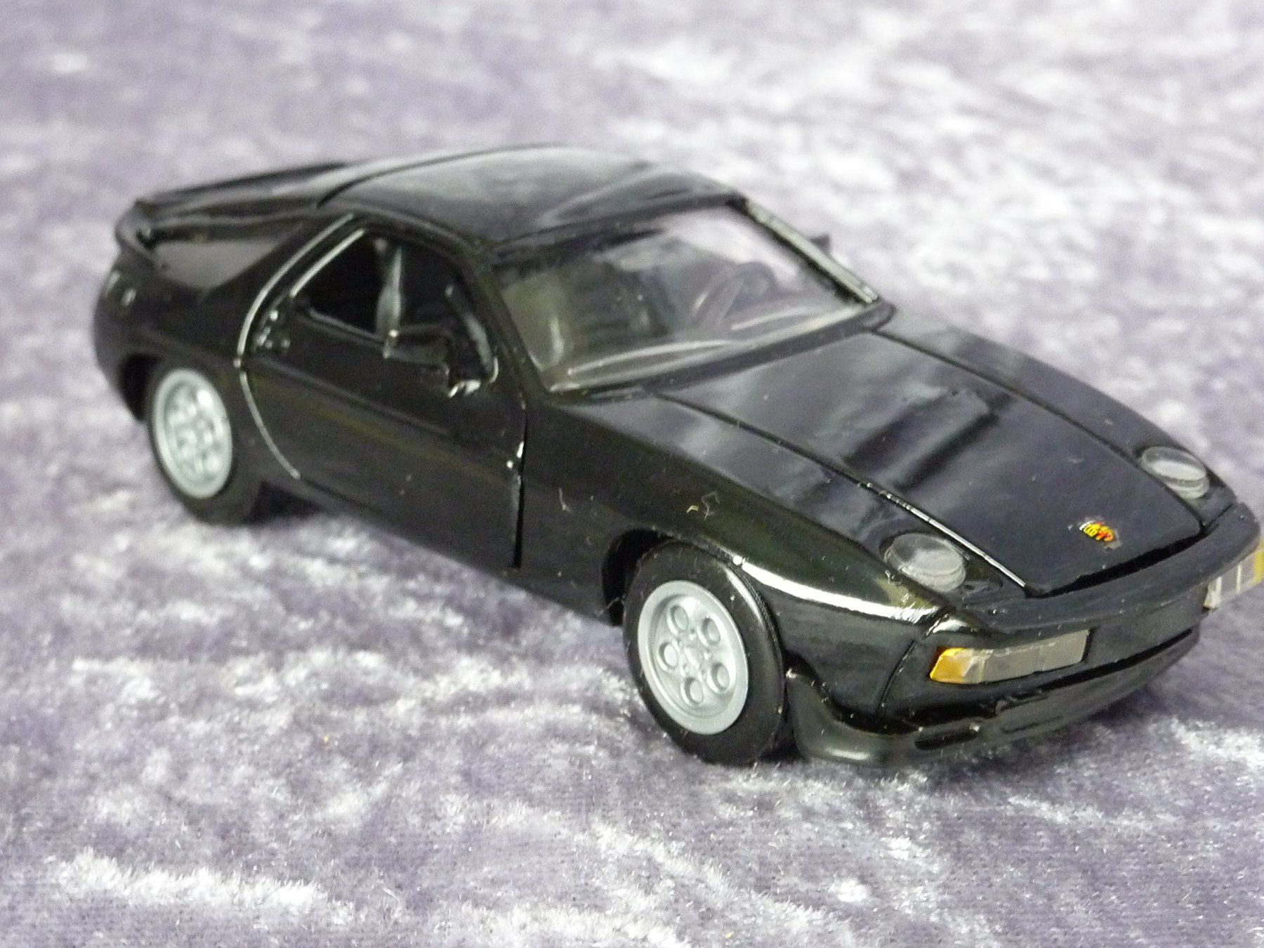 Porsche Modellini d'auto: Porsche 928S 1:43 – Usato da Dürrenäsch venduto da modellautos4you 2
