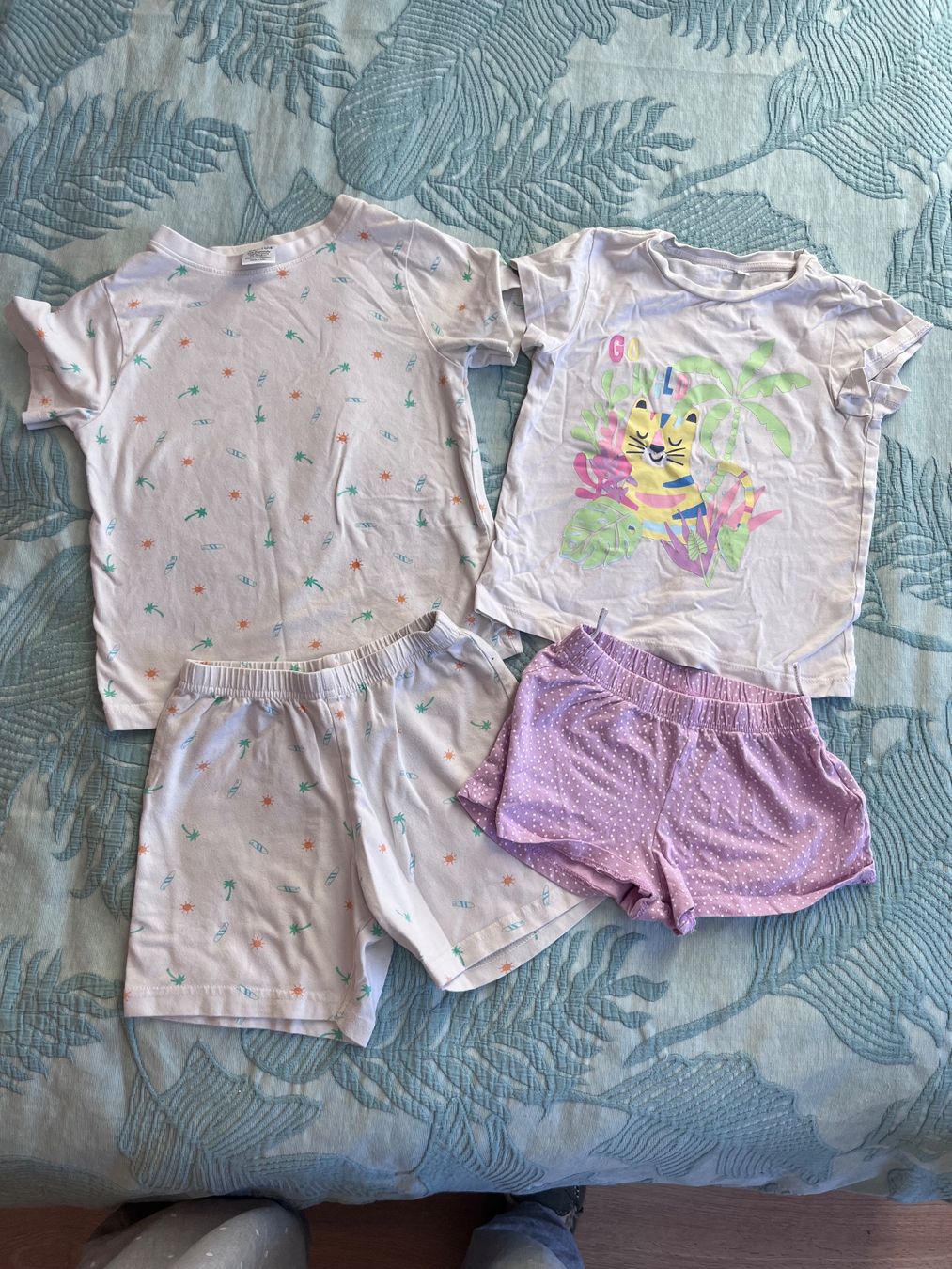 Pyjamas & Ähnliches: 2 x Sommerpyjamas, Größe 98 – Gebraucht aus Umiken von deb_57xk