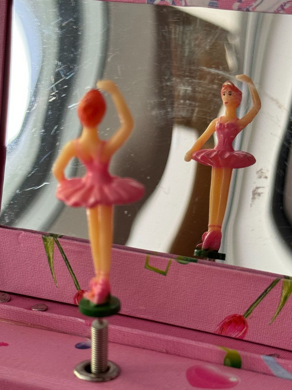 Portagioie: Boîte à bijoux avec danseuse - abîmée – Difettoso da Genève venduto da Reveur 2