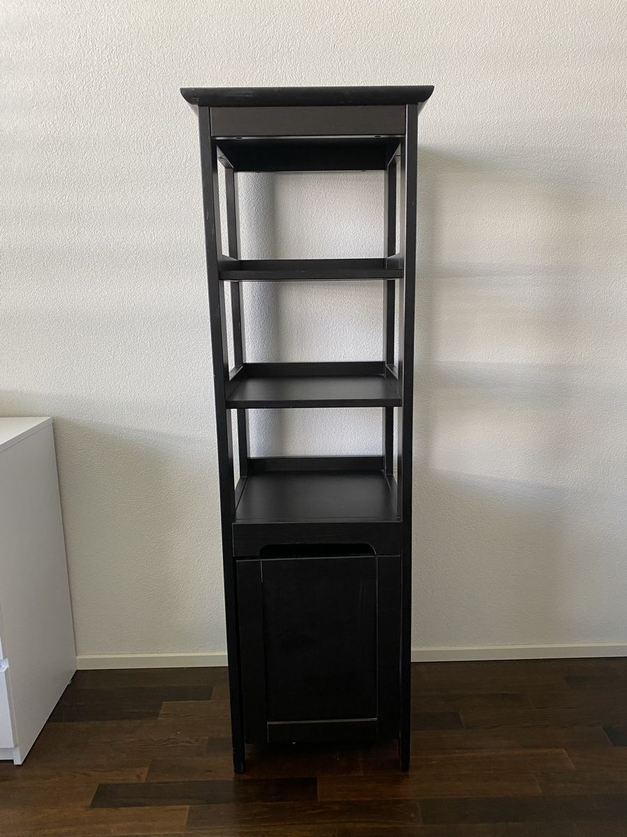 Scaffali: Schwarzes Regal mit einer Türe und offenen Fächern – Usato da Zürich venduto da lau_j9gg 1
