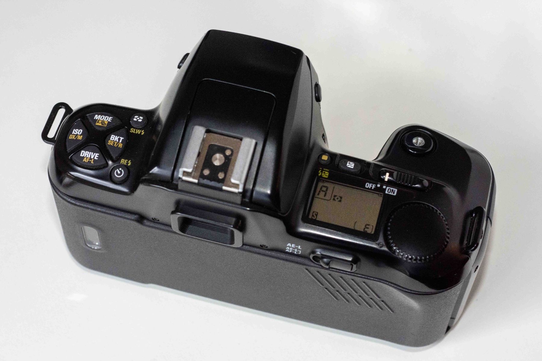 Nikon Fotocamera: Nikon F601 Analogkamera – Usato da Schwerzenbach venduto da floridan 2