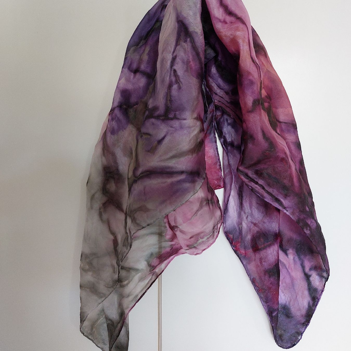 Foulards, Tücher & Schals: Leichtes Tuch, 100% Seide, Batik, Pink/Violett – Neu (gemäss Beschreibung) aus Frauenfeld von Rolsy 1